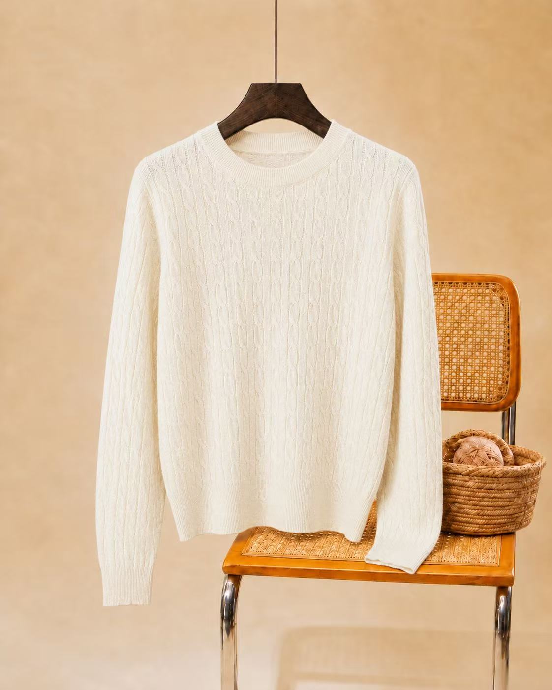 YWÉRA 100% Cashmere Cable-Knit Sweater