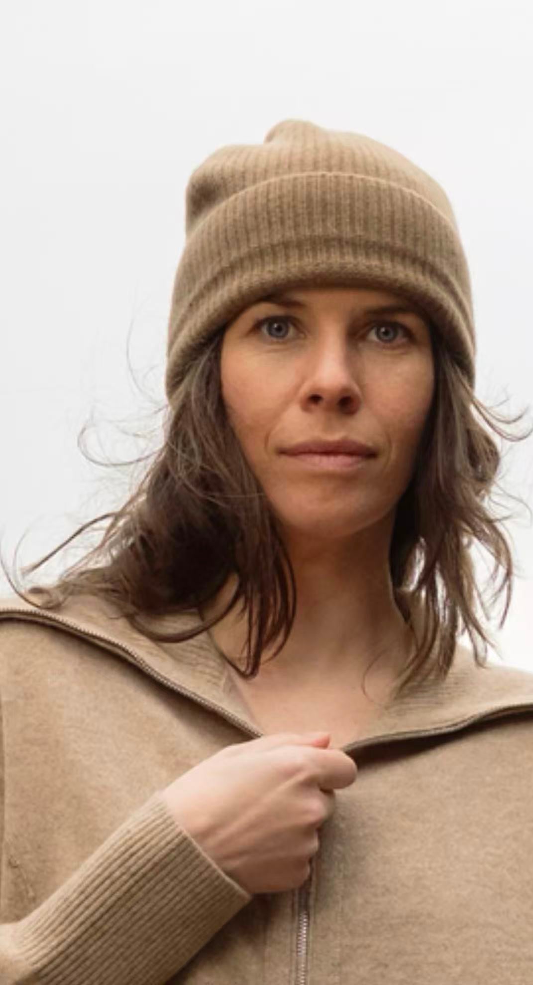 YWÉRA Pure Cashmere Beanie