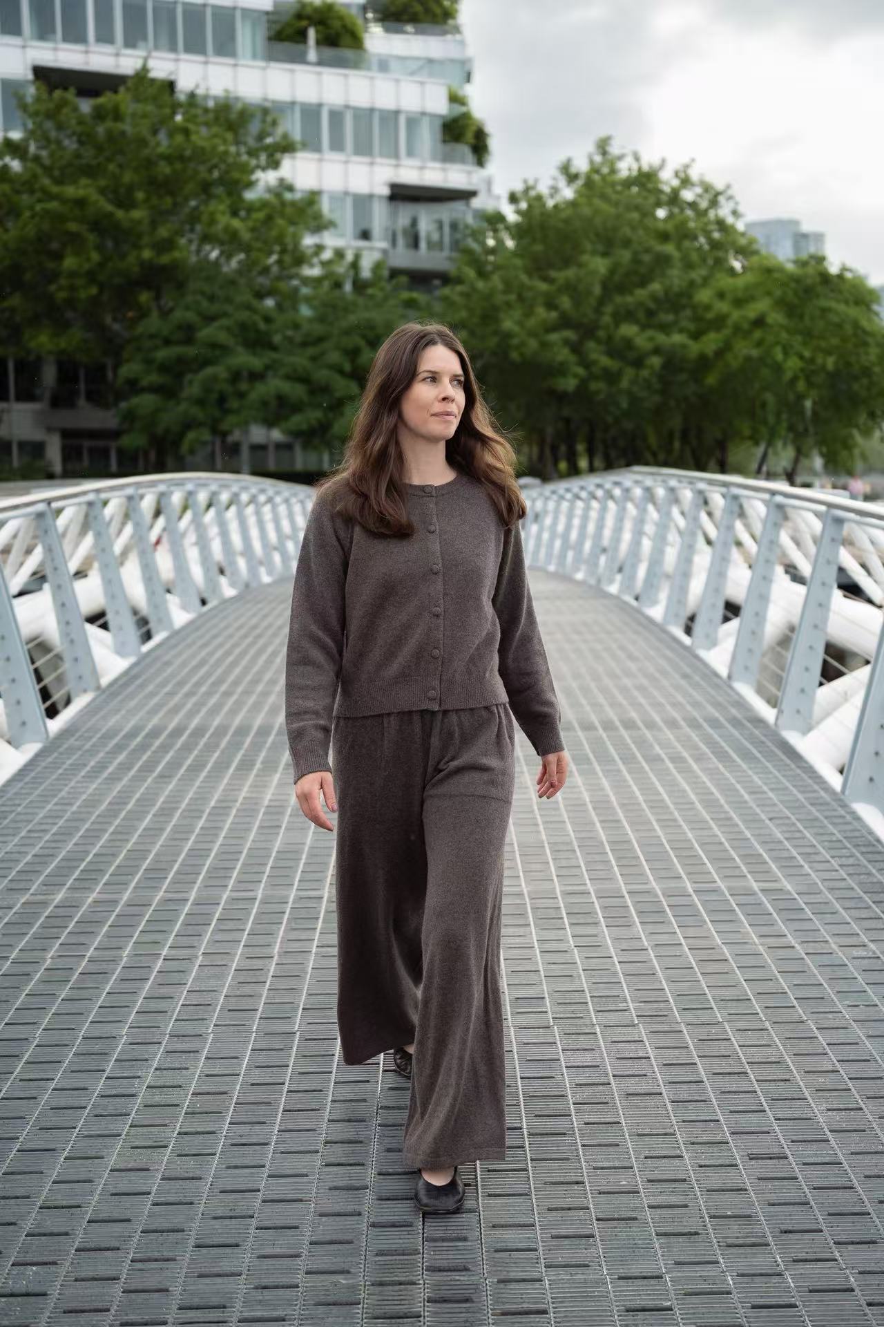 YWÉRA Pure Cashmere Wide-Leg Knit Pants