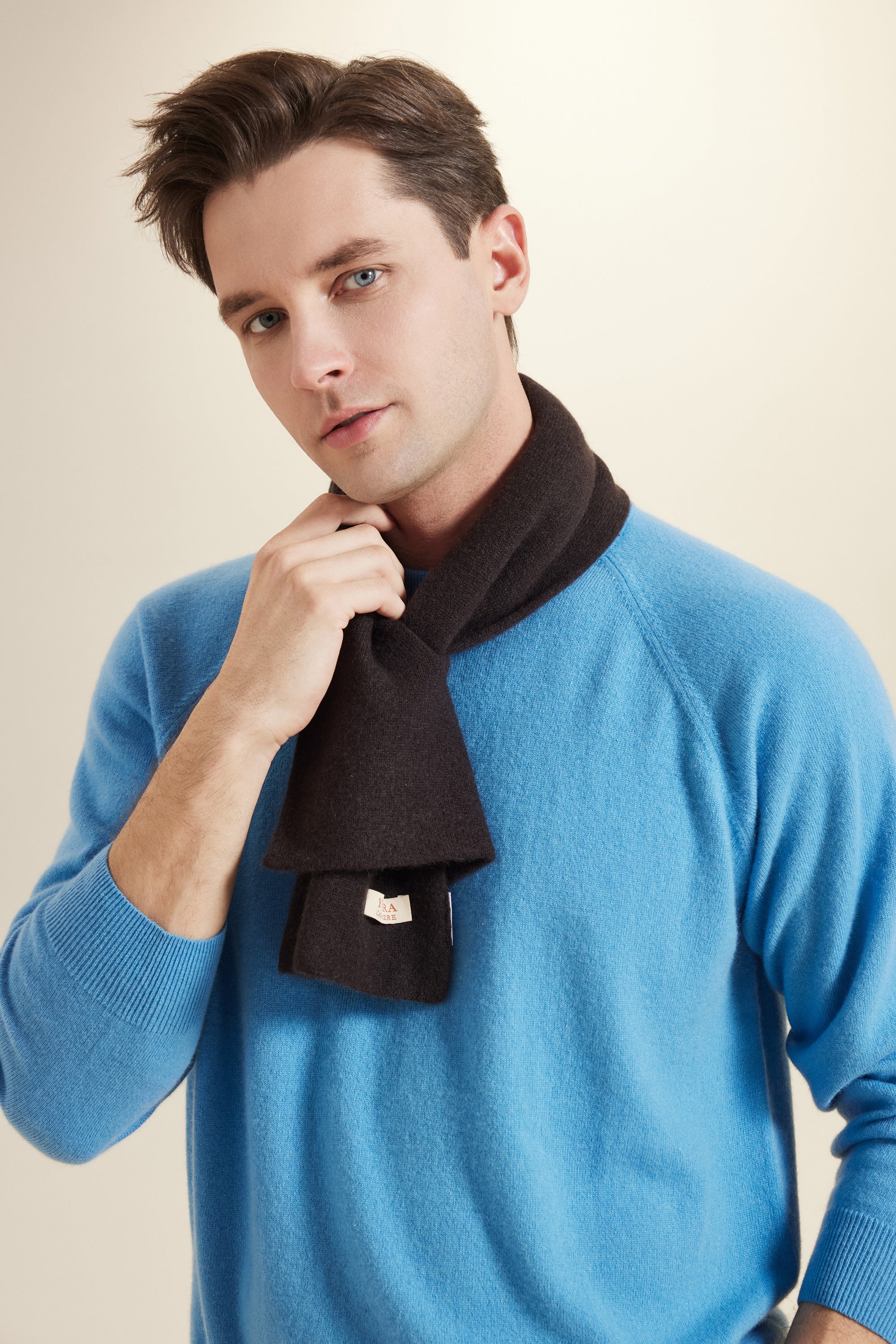 YWÉRA Unisex Cashmere Pull-Through Scarf