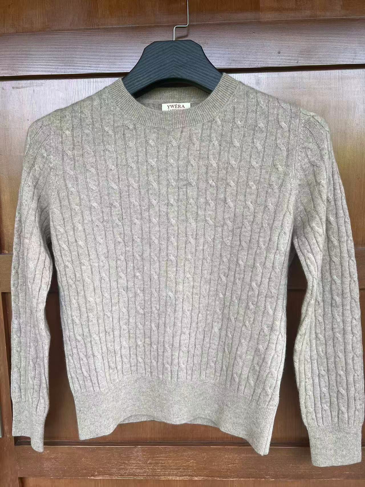 YWÉRA 100% Cashmere Cable-Knit Sweater