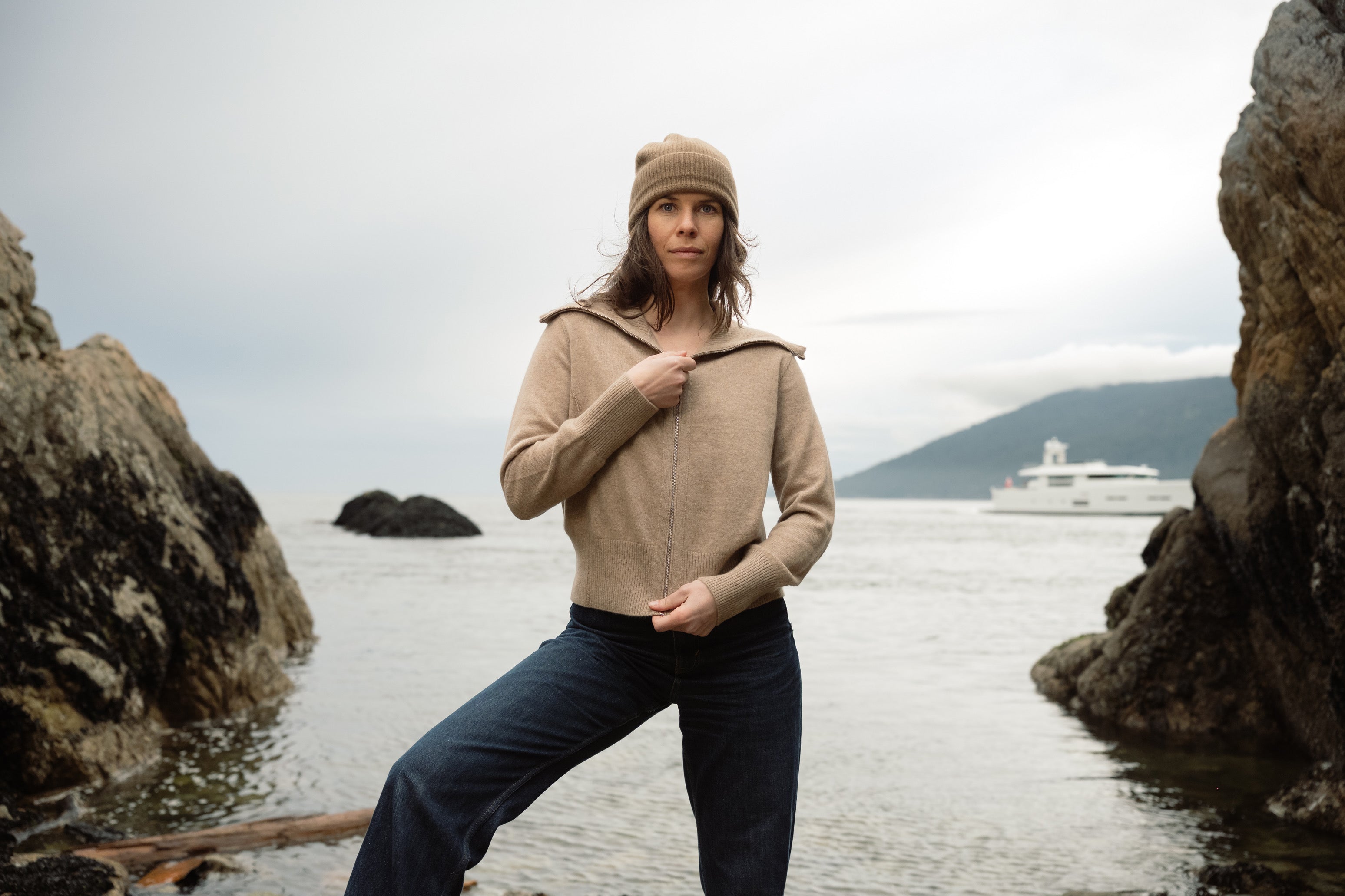 YWÉRA Pure Cashmere Zip-Up Cardigan