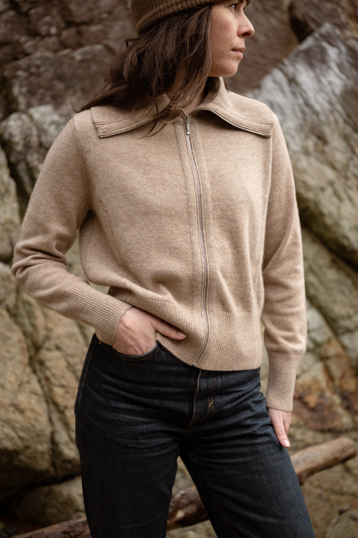 YWÉRA Pure Cashmere Zip-Up Cardigan