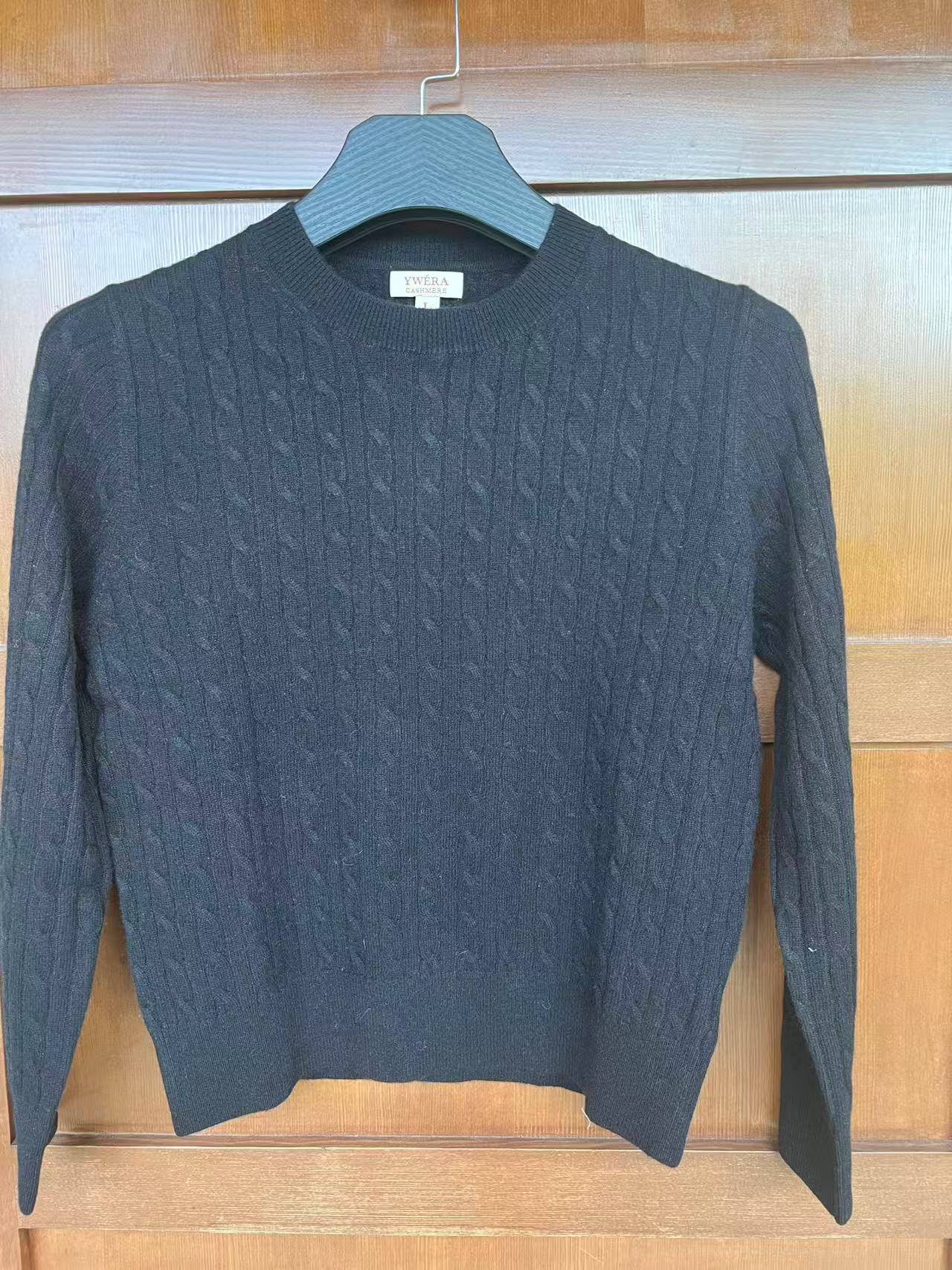YWÉRA 100% Cashmere Cable-Knit Sweater